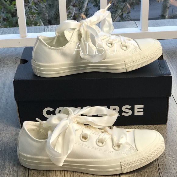 Converse Ctas Big Eyelets OX Egret W AUTHENTIC - Picture 2 of 8